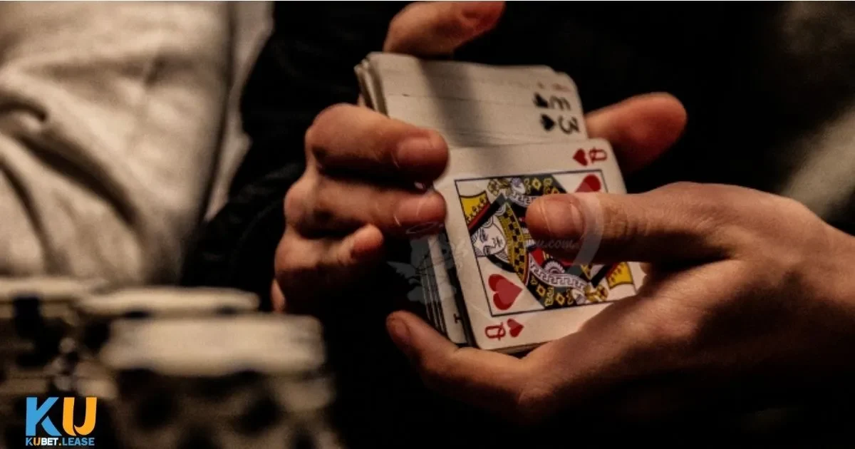 Bí Quyết Quản Lý Bộ Bài Khi Chơi Tú Lơ Khơ Tại KUBET