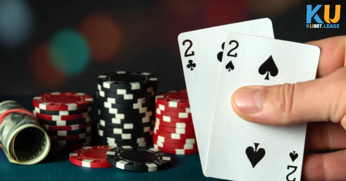 Kinh Nghiệm Đánh Tiến Lên Hiệu Quả Tại KUBET – Chơi 100 Ván Thắng 70 4 Chơi bàn 4 người rèn luyện cho bạn phản ứng nhanh nhạy hơn với con bài